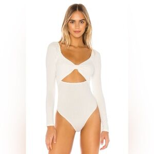 Superdown Lila Knot Bodysuit in White - Size Small